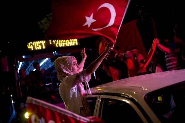 Foto - Kutlamalar başladı! Halk sokaklara döküldü