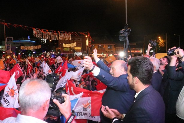 Foto - Kutlamalar başladı! Halk sokaklara döküldü