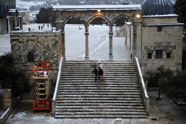Foto - Kutsal şehir Kudüs'e mevsimin ilk karı düştü