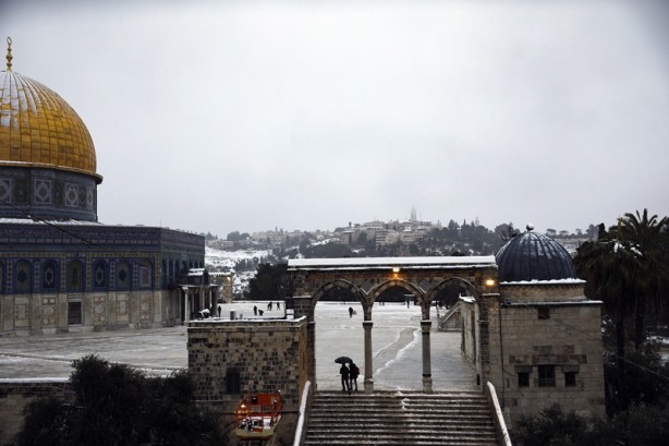 Foto - Kutsal şehir Kudüs'e mevsimin ilk karı düştü