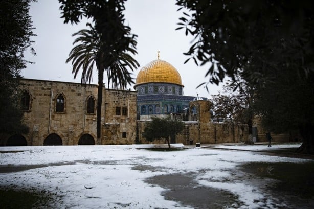 Foto - Kutsal şehir Kudüs'e mevsimin ilk karı düştü