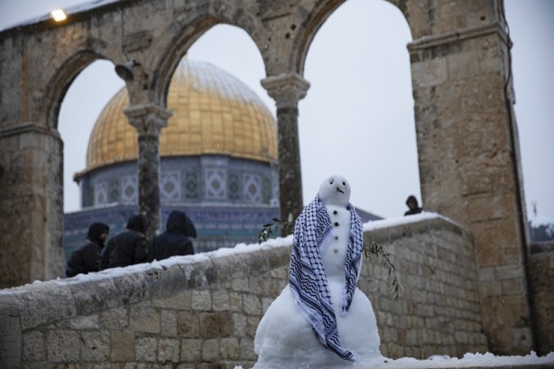 Foto - Kutsal şehir Kudüs'e mevsimin ilk karı düştü