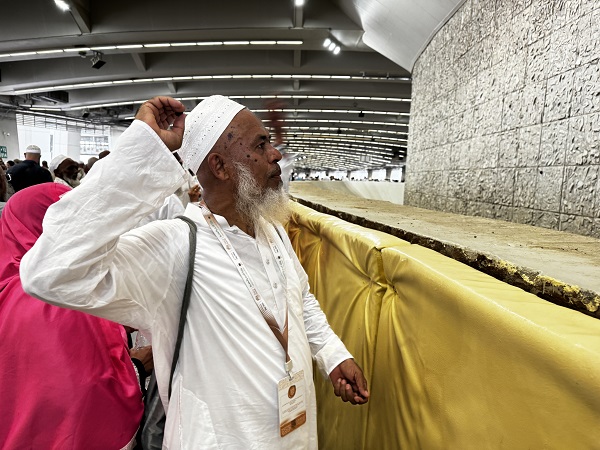 Kutsal topraklarda şeytan taşlama devam etti