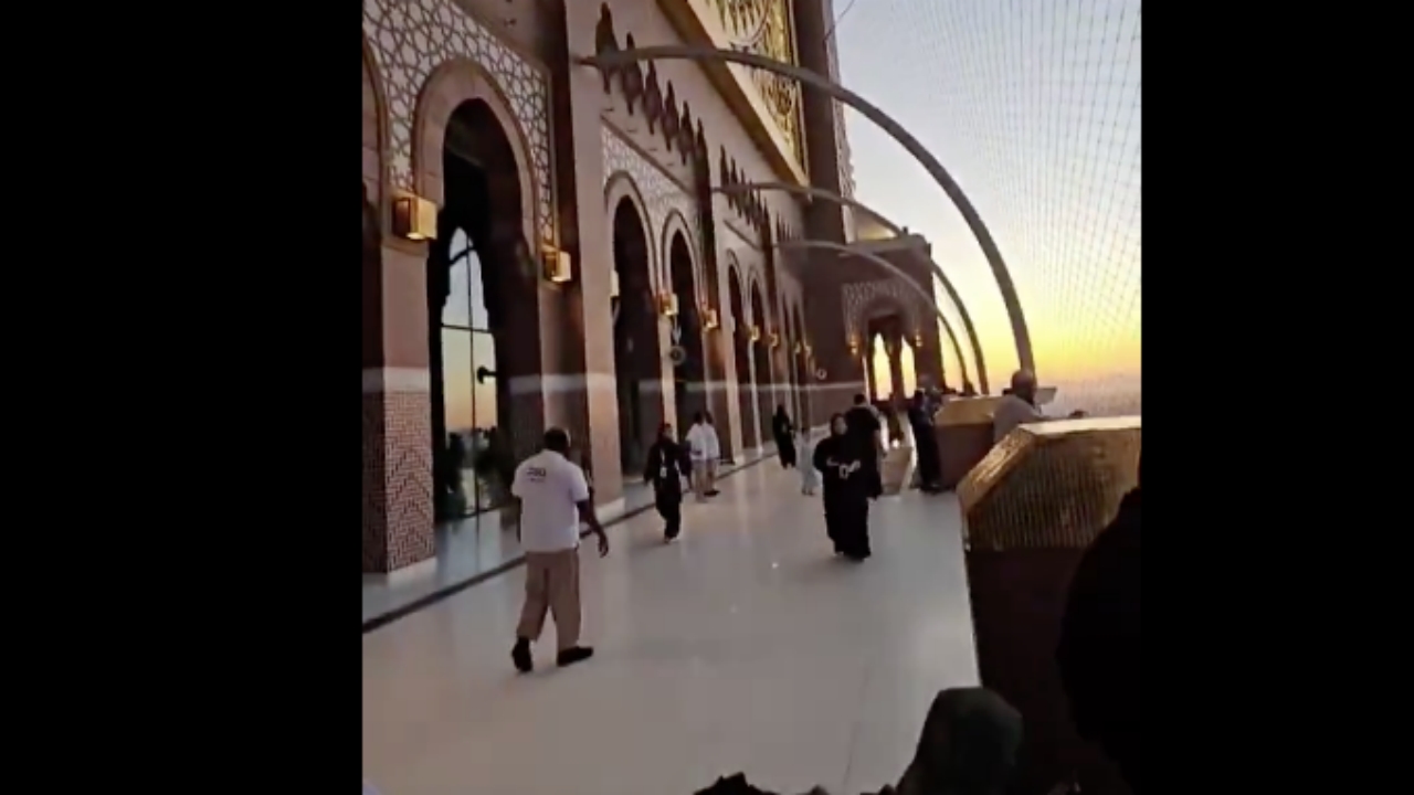 Foto - Kutsal topraklardaki o akşam namazı büyük tepki çekti! Kamera Kabe’yi gösterince...