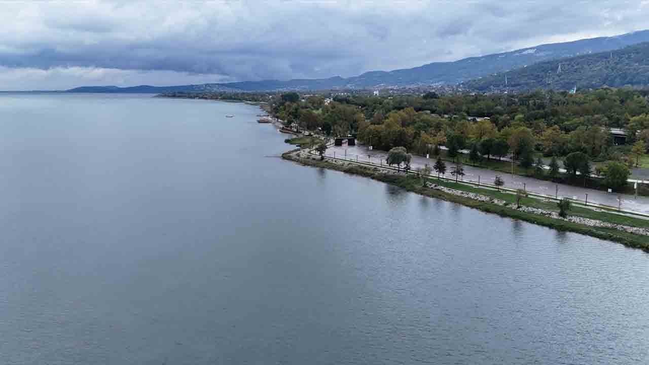 Foto - Kuvvetli yağışlar göle can suyu oldu: Sapanca Gölü'nde su seviyesi yükseldi