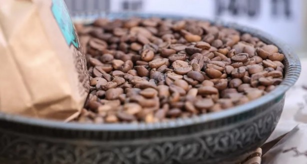 Foto - Kuyruklar sokaklara taştı! Zam geldikçe almak için sıraya giriyorlar