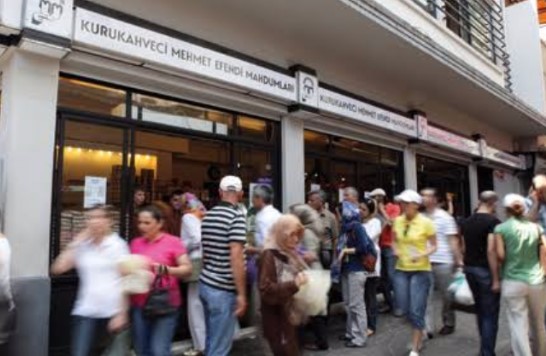 Foto - Kuyruklar sokaklara taştı! Zam geldikçe almak için sıraya giriyorlar