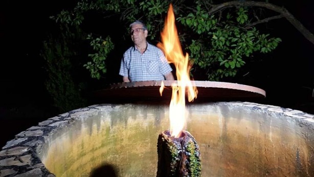 Foto - Kuyudan çıkan su alev alev yanıyor! Görenler şaşkın...