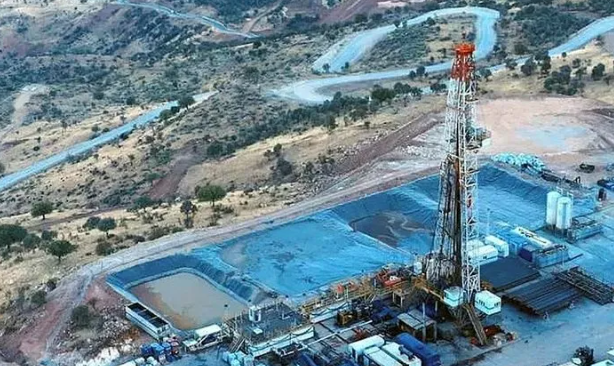 Foto - Kuyular açılıyor! Petrol için start verildi