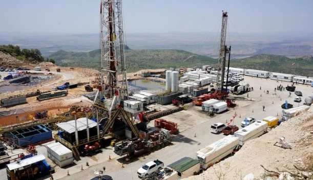 Foto - Kuyular açılıyor! Petrol için start verildi