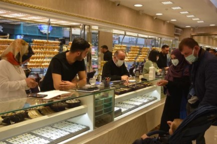 Foto - Kuyumculara akın başladı! 1 günde 1.5 milyonluk altın bozdurdular