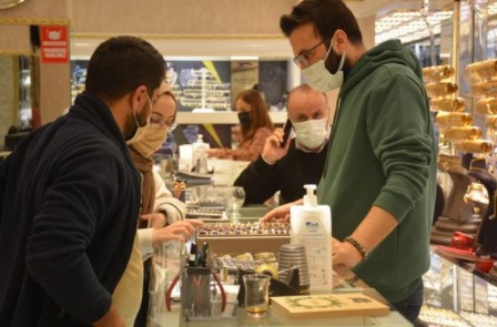 Foto - Kuyumculara akın başladı! 1 günde 1.5 milyonluk altın bozdurdular