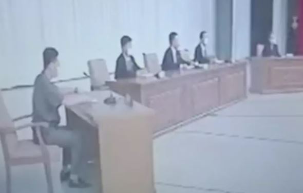 Foto - Kuzey Kore'de dünyayı şoke eden görüntüler! 16 yaşındaki iki genç öyle bir şeyden ceza aldı ki...