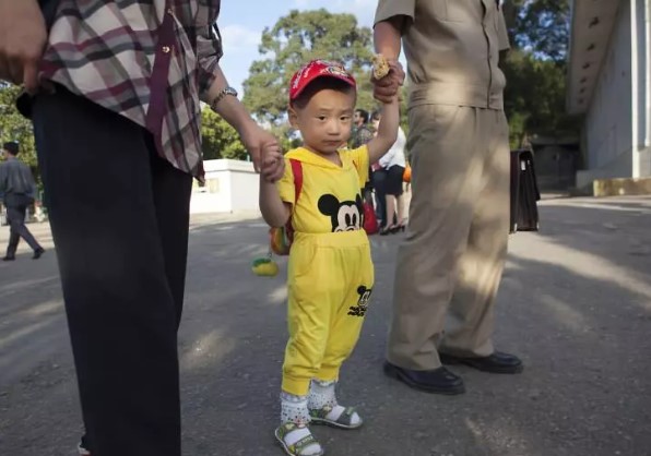 Foto - Kuzey Kore'nin gizli yaşamı ifşa oldu! İşte dışarı sızan fotoğraflar