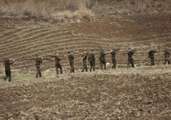 Foto - Kuzey Kore'nin gizli yaşamı ifşa oldu! İşte dışarı sızan fotoğraflar