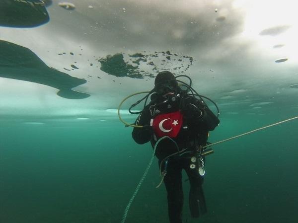Foto - Kuzey Kutbu'nda eriyen buzullar görüntüledi