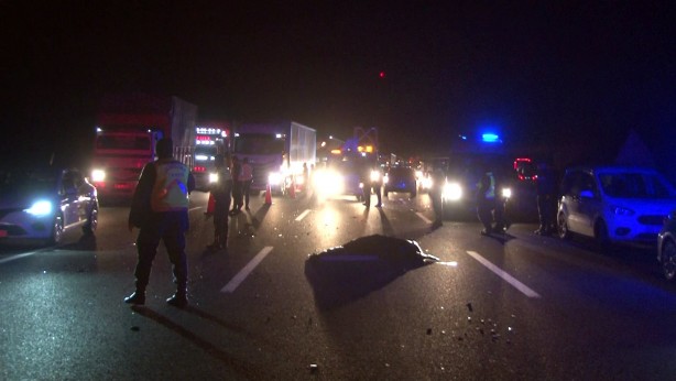 Foto - Kuzey Marmara Otoyolu’nda feci kaza: 1 ölü, 2 yaralı