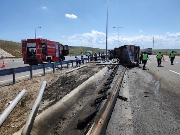 Foto - Kuzey Marmara Otoyolu'nda feci kaza! Acı haber geldi