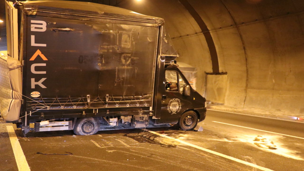 Foto - Kuzey Marmara Otoyolu'nda kaza! Ankara istikametinde trafik kilitlendi