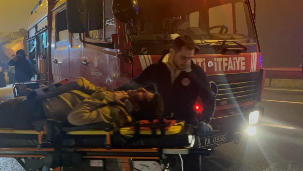 Foto - Kuzey Marmara Otoyolu’nda otobüs ile tır çarpıştı