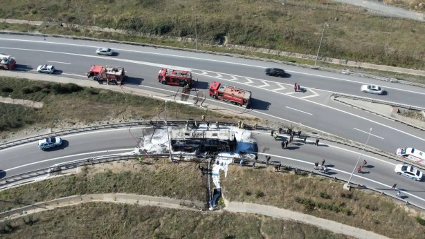 Foto - Kuzey Marmara Otoyolu’nda yolcu otobüsü alev topuna döndü