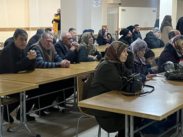 Foto - KYK yurtlarına yerleşen depremzedeler kaybettikleri yakınları için dua etti