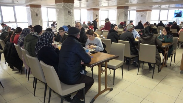 Foto - KYK yurtlarında misafir edilen depremzedeler yaşadıklarını anlattı