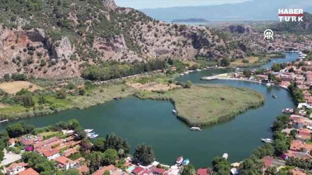 Labirent görünümlü Dalyan sazlıkları şaşırtıyor