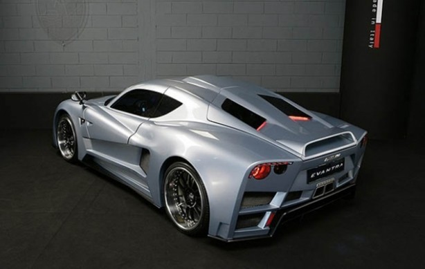 Foto - LaFerrari’ye kafa tuttu!