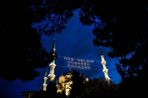 Laik Türkiye'den 'Mahya' manzaraları