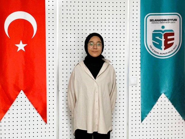 Foto - Laikçiler iktidar olsa okuma hakkı bile yoktu! Minik Melike'yi deprem ile durduramadı