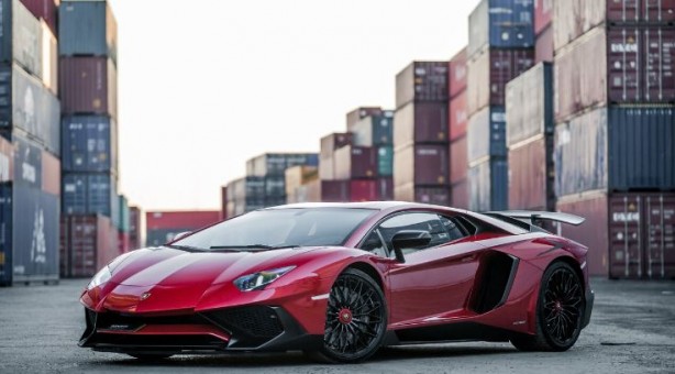 Lamborghini'den rekor üstüne rekor!