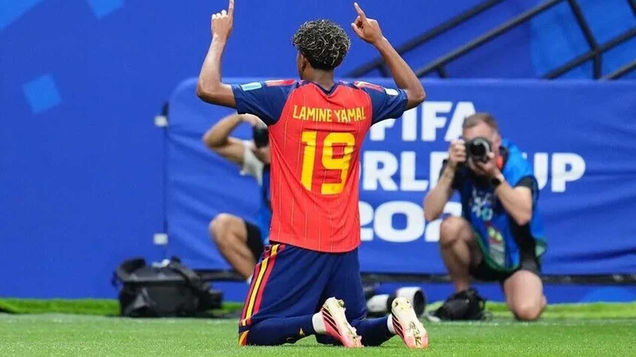 Foto - Lamine Yamal'dan İstanbul paylaşımı! Gururlandıran detay