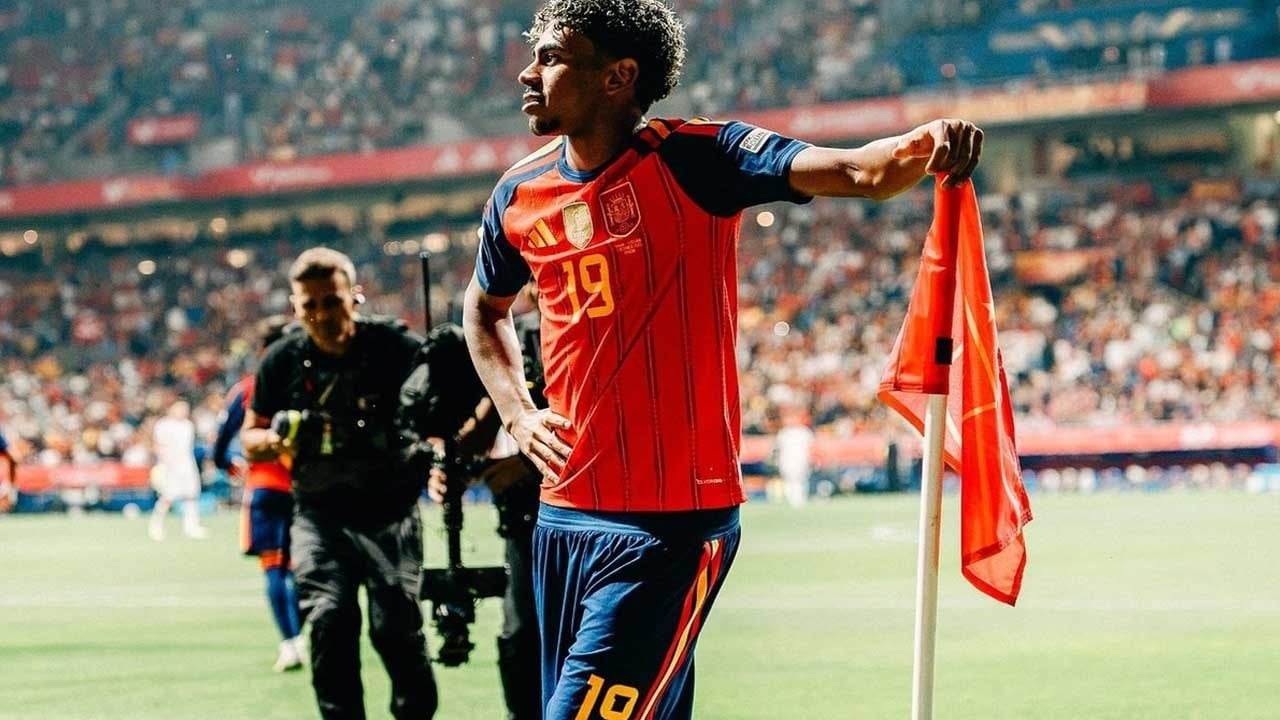 Foto - Lamine Yamal'dan İstanbul paylaşımı! Gururlandıran detay