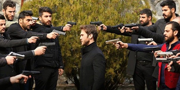 Foto - 'Lanet' dizi 'Çukur' hakkında gençlerin suça teşvik edildiği gerekçesiyle suç duyurusu!