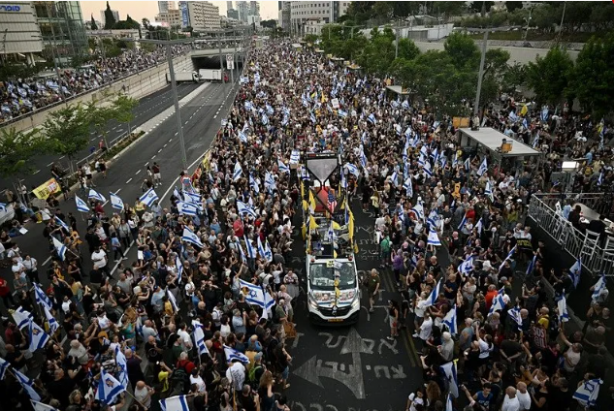 Lanetli devlet içten içe kaynıyor