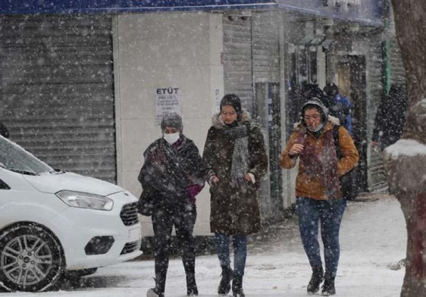 Foto - Lapa lapa kar İstanbul'un yanı başında erken başladı! Yoğun kar yağışı için gece yarısı işaret edildi