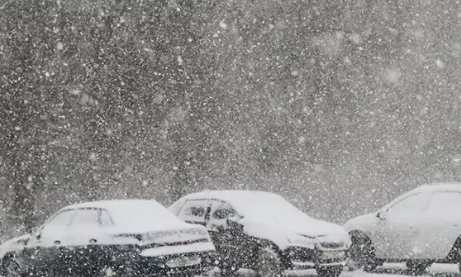 Lapa lapa kar yağışı başlıyor! Plan yapanlar aman dikkat: İstanbul dahil çok sayıda kentte kar alarmı, gece yarısından önce geliyor