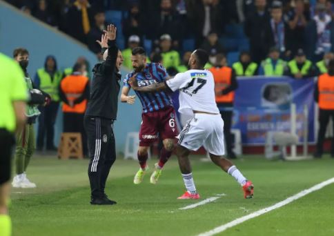 Foto - Larin 10 dakika sonra atıldı