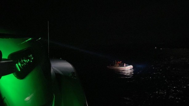 Foto - Lastik botlar içinde 77 kaçak göçmen yakalandı