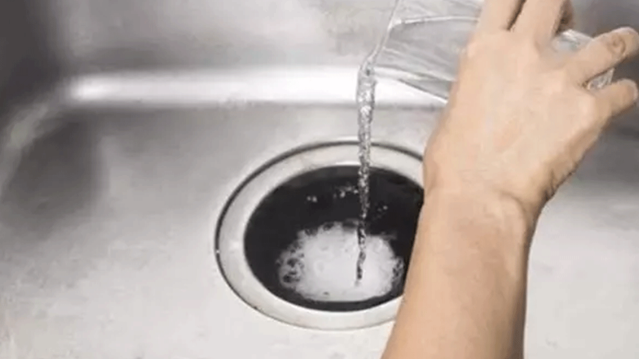 Foto - Lavaboya tuz dökünce bakın ne oluyor: Bir avuç yetiyor!