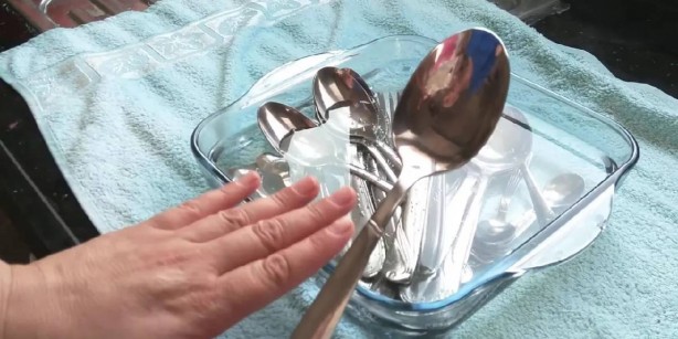 Foto - Lekeli çatal, kaşık, bıçaklara elveda! Bildiğiniz tüm yolları unutun! Bu yöntemle metal eşyalarınız ilk günkü parlaklığına kavuşacak