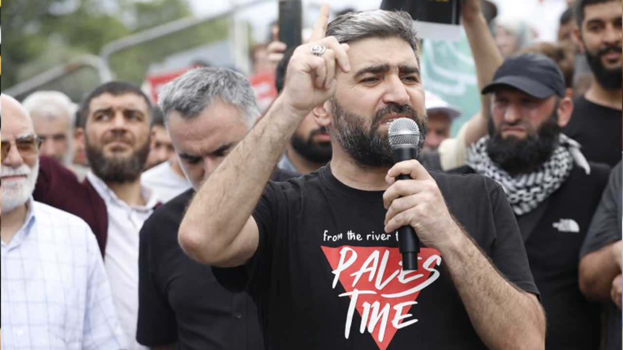 Foto - Leman'a en sert tepki Taksim Camisi'nden yükseldi: İslam ümmeti bu alçakların dilini susturmayı çok iyi bilir