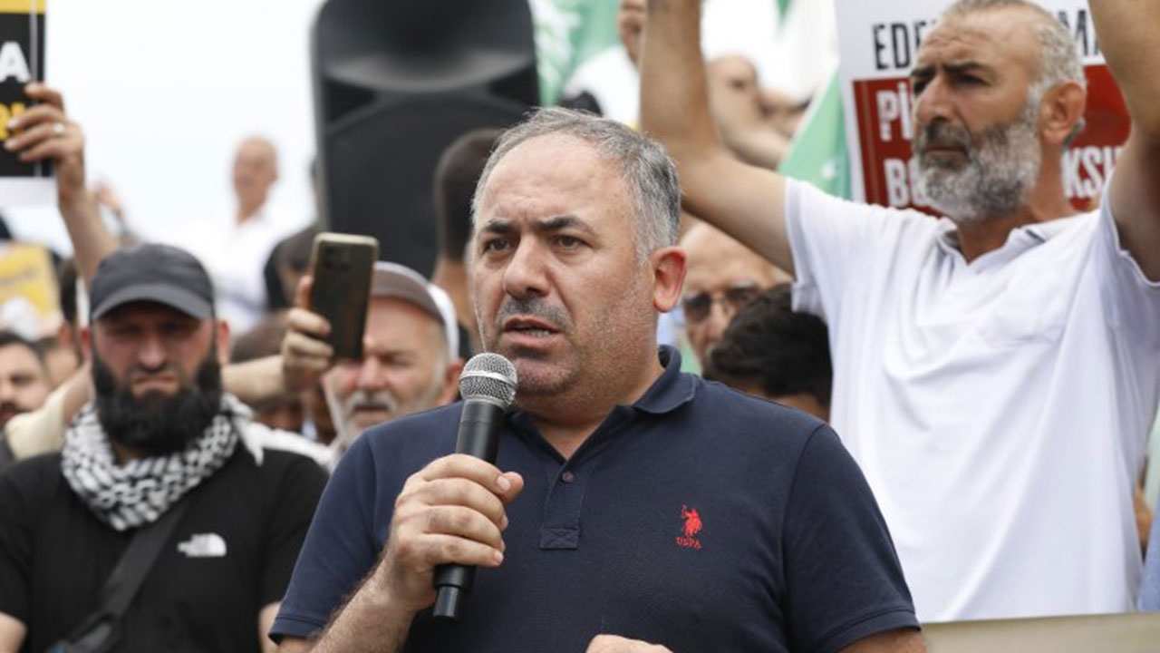 Foto - Leman'a en sert tepki Taksim Camisi'nden yükseldi: İslam ümmeti bu alçakların dilini susturmayı çok iyi bilir