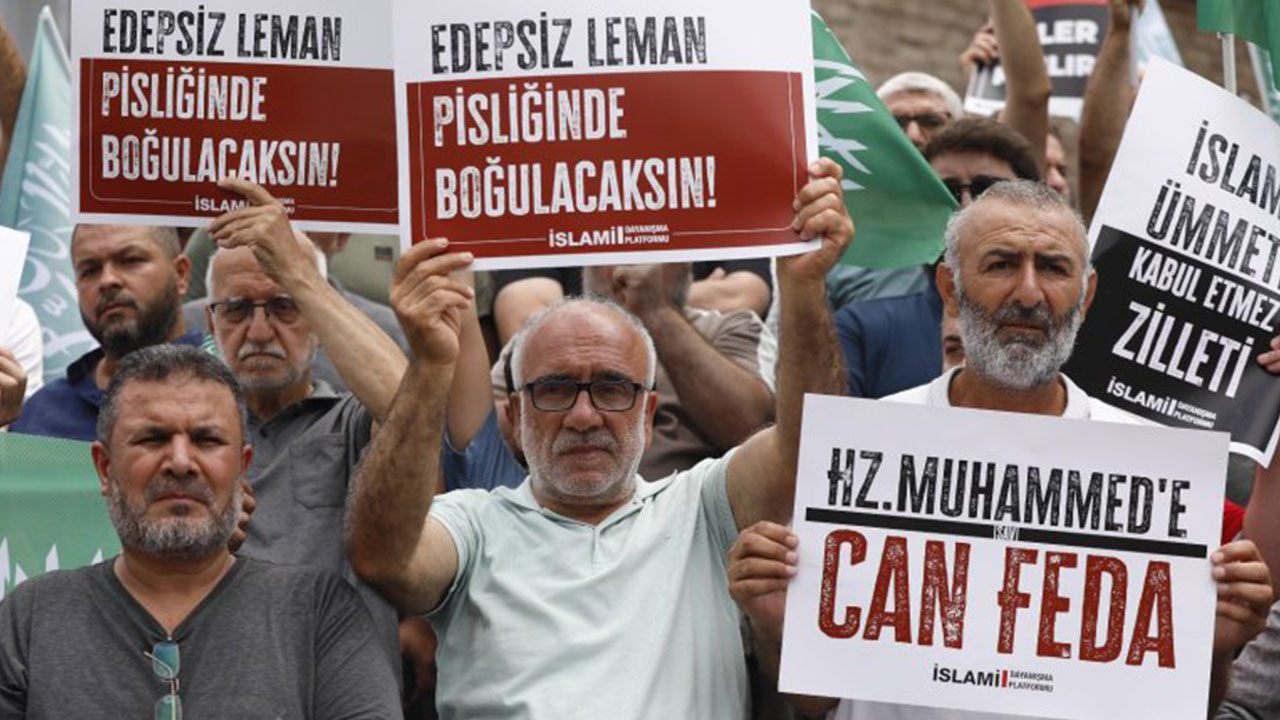 Foto - Leman'a en sert tepki Taksim Camisi'nden yükseldi: İslam ümmeti bu alçakların dilini susturmayı çok iyi bilir
