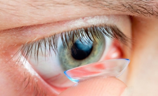 Foto - Lens takmak orucu bozar mı?