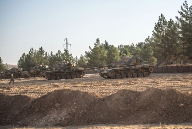 Foto - Leopard 24A'lar bölgeye gidiyor