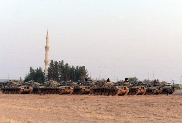 Foto - Leopard 24A'lar bölgeye gidiyor