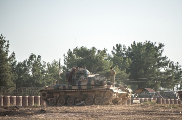 Foto - Leopard 24A'lar bölgeye gidiyor