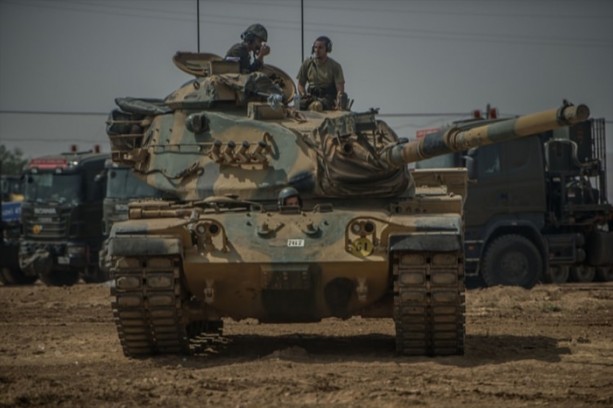 Foto - Leopard 24A'lar bölgeye gidiyor
